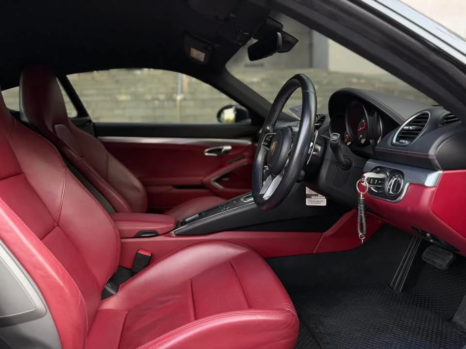 2018 Porsche 718 Boxster and Cayman IV 3