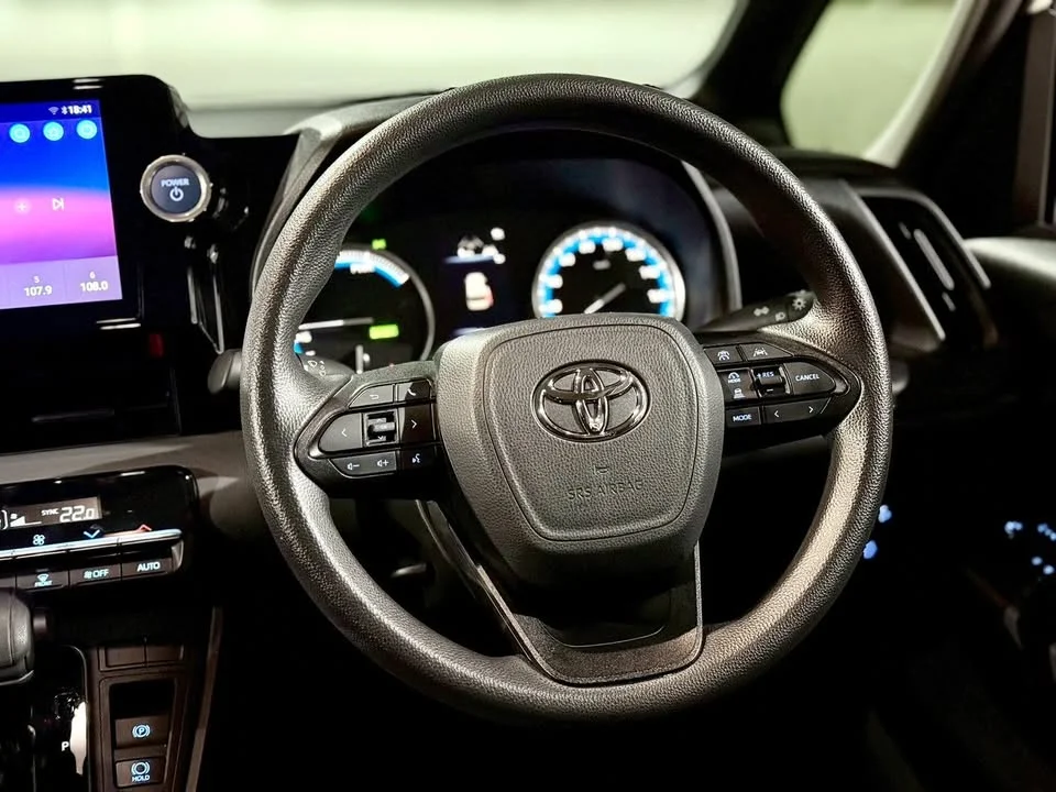 2024 Toyota Voxy IV 2
