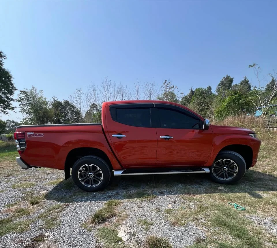 2022 Mitsubishi Triton V 2