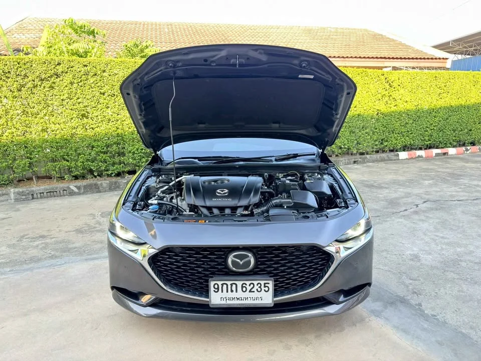 2019 Mazda 3 IV 2