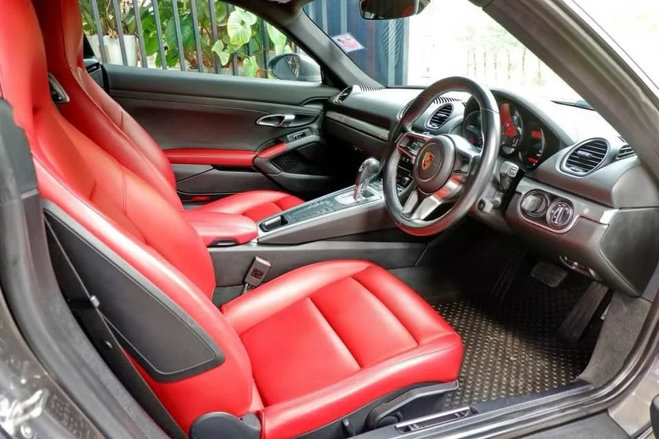 Porsche 718 Boxster and Cayman IV 3