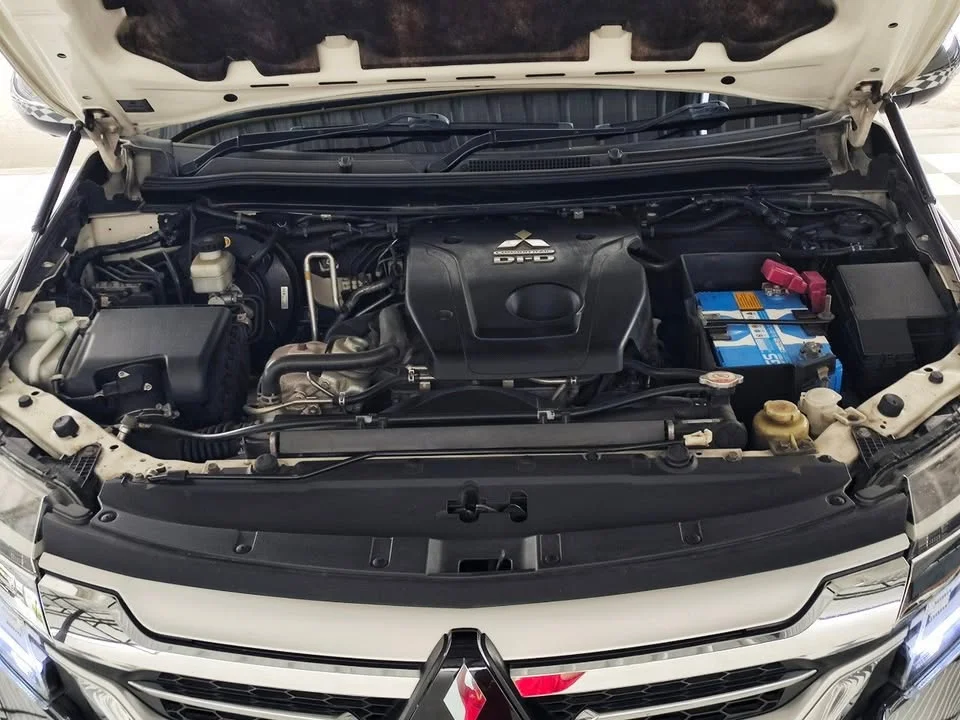 2017 Mitsubishi Pajero Sport III 2