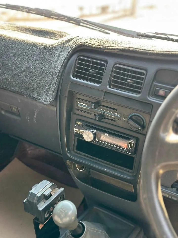 2002 Toyota Hilux Tiger VI 2