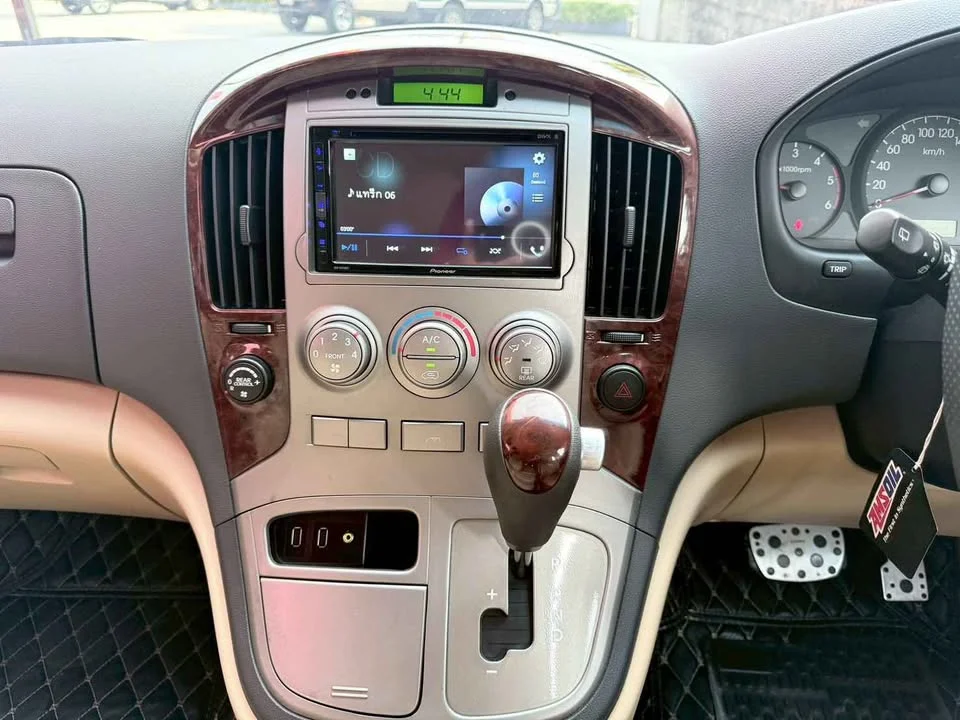 2011 Hyundai H-1 II 2