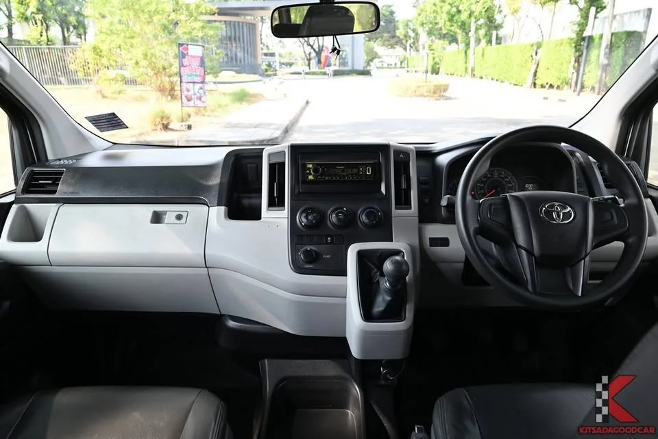 2022 Toyota HiAce VI (H300) 2