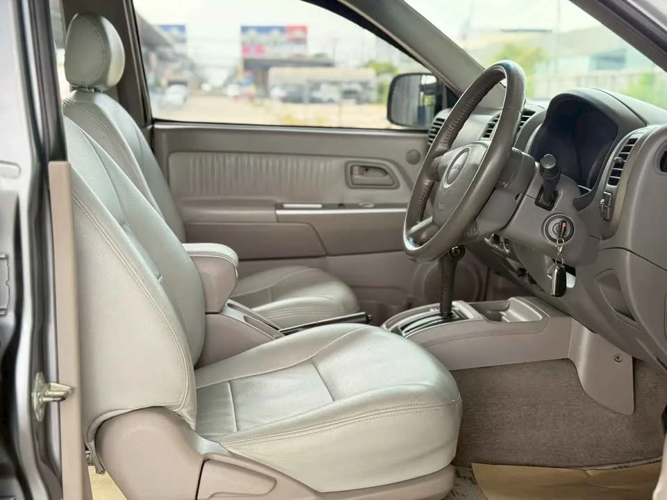2005 Isuzu MU-7 3