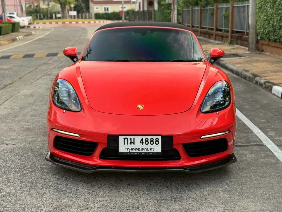 2018 Porsche 718 Boxster and Cayman IV 3
