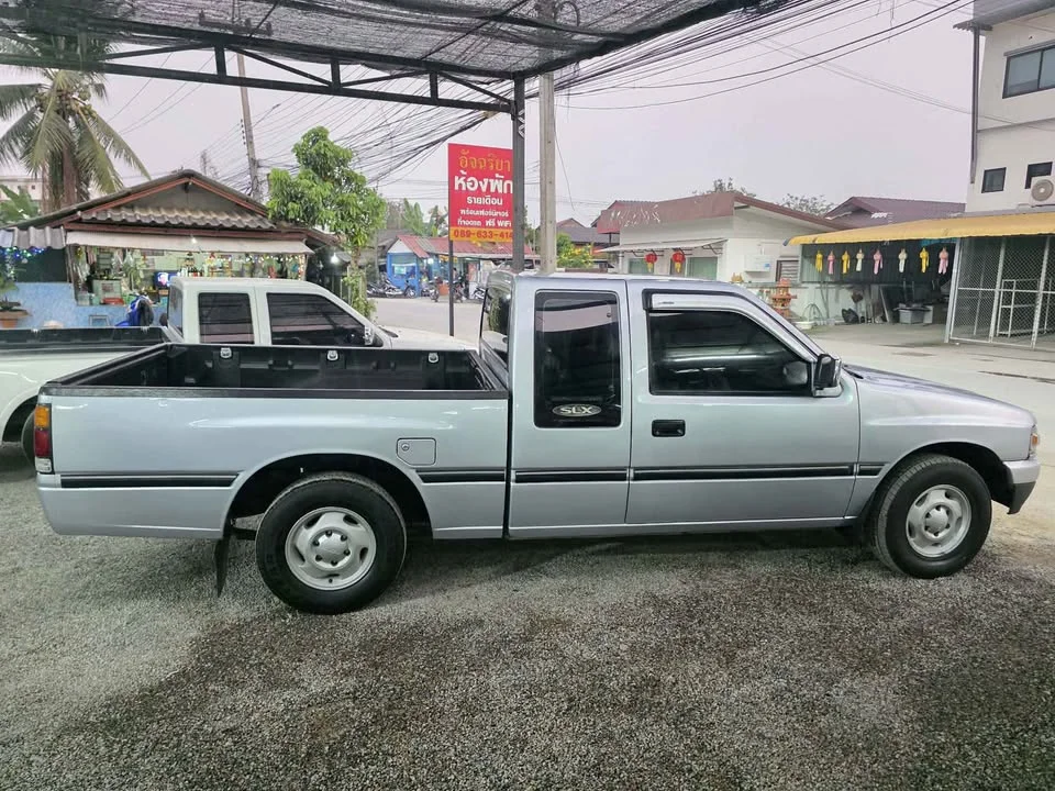 1995 Isuzu TFR III 2