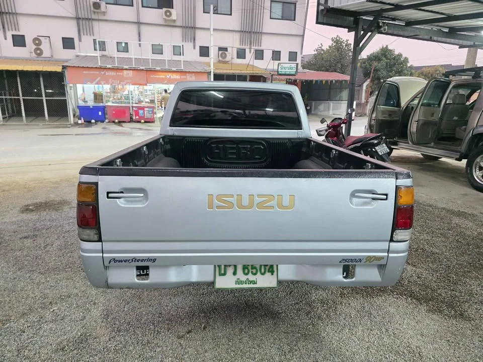 1995 Isuzu TFR III 3