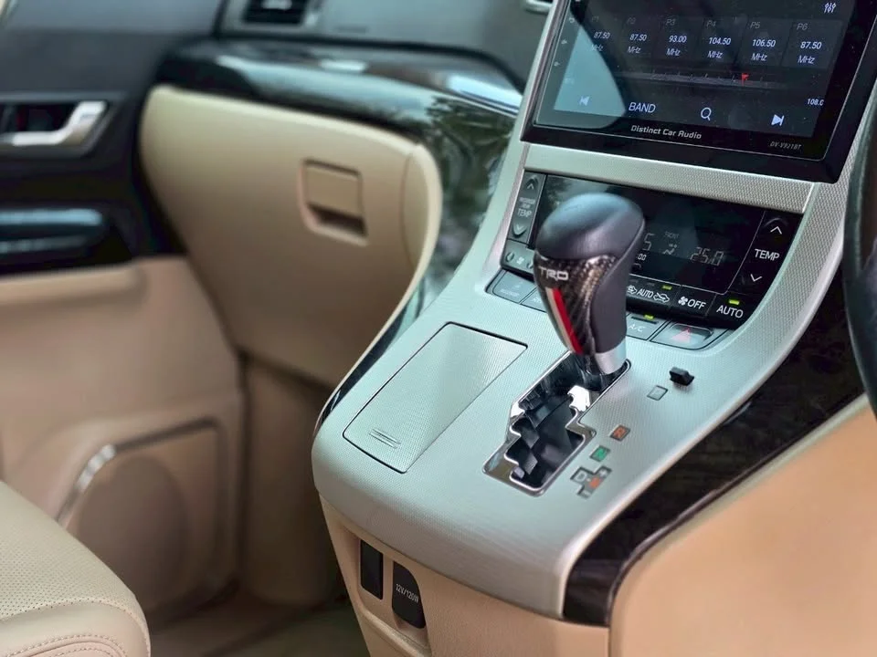 2014 Toyota Alphard, Vellfire II (AH20) 3