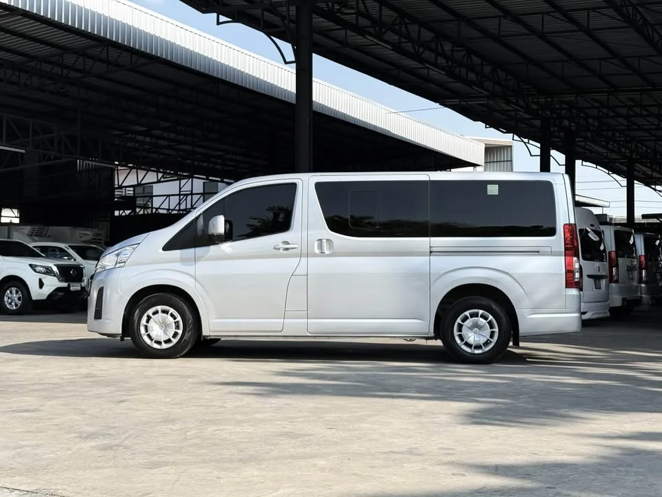 2023 Toyota HiAce VI (H300) 2