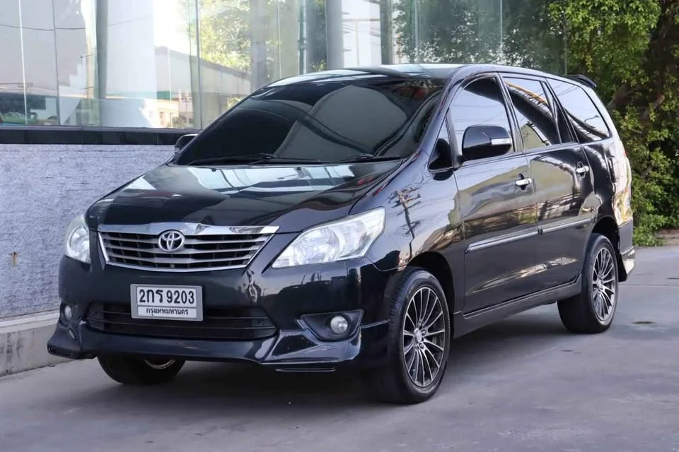 2013 Toyota Innova I 3