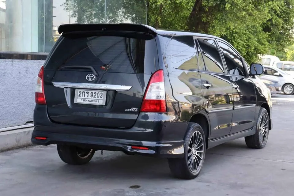 2013 Toyota Innova I 2