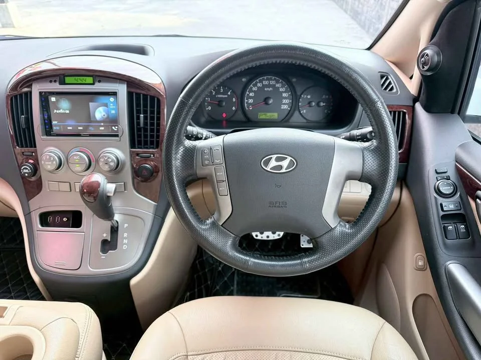 2011 Hyundai H-1 II 3