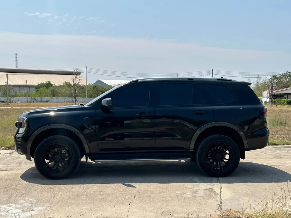 2023 Ford Everest III 2