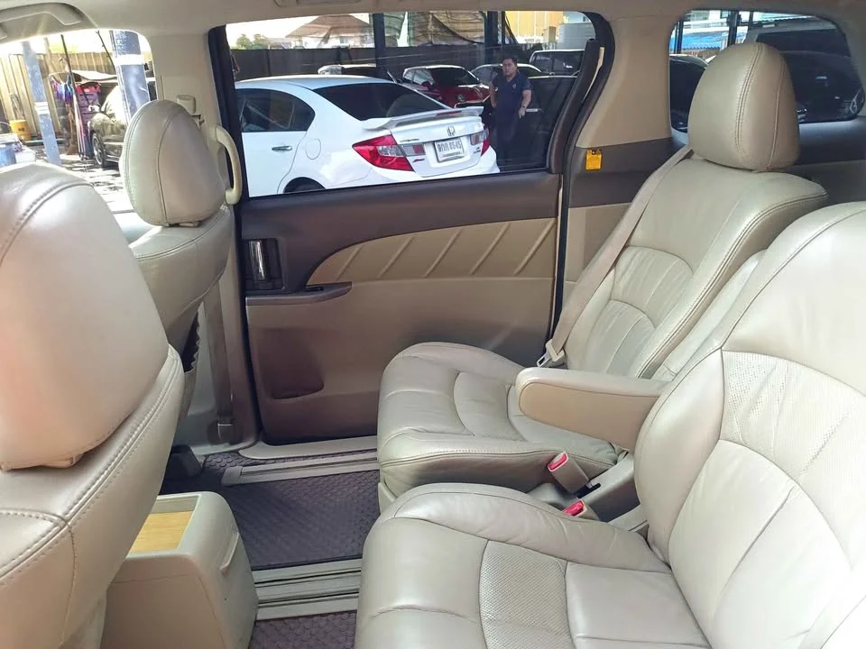 2007 Toyota Estima III 2