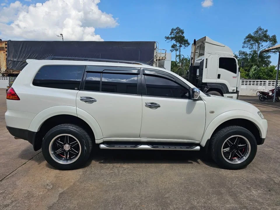 2010 Mitsubishi Pajero Sport II 3
