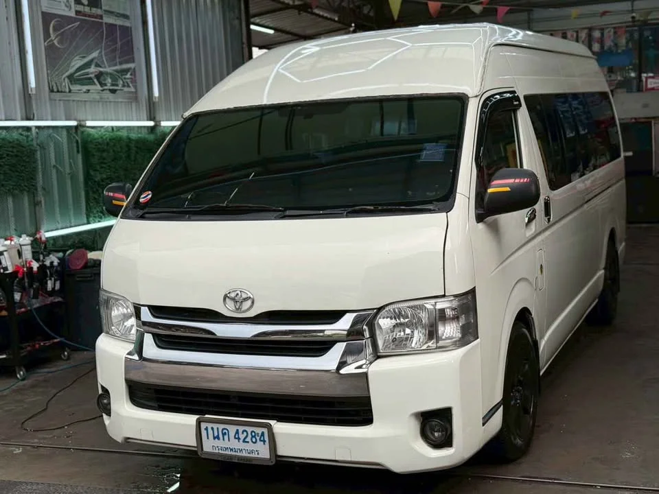 2010 Toyota Commuter V (H200) 2