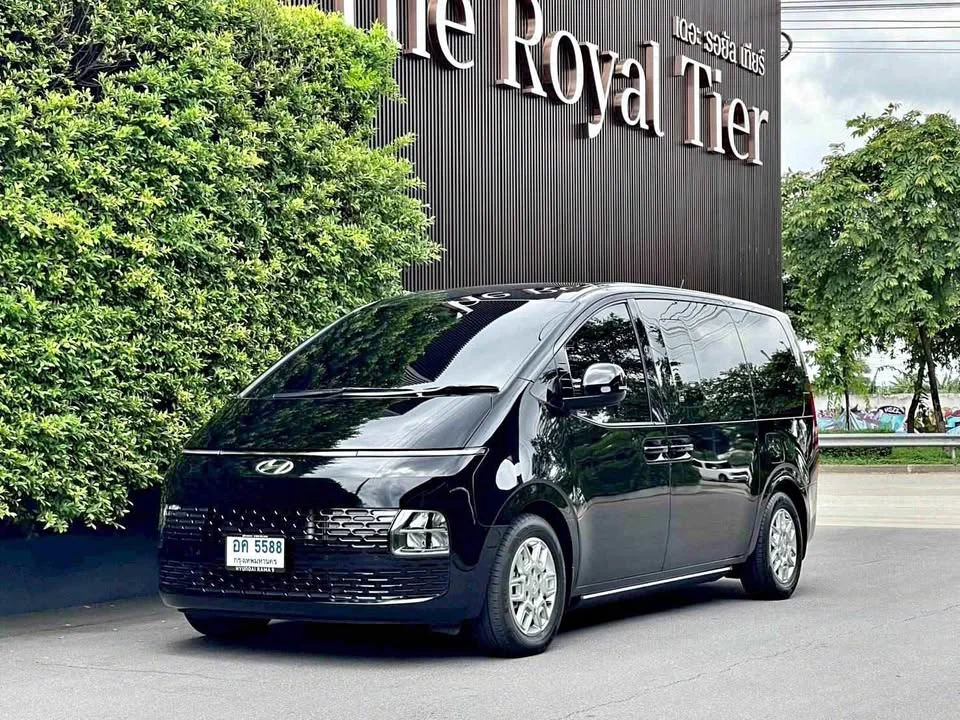 2023 Hyundai Staria US4 3