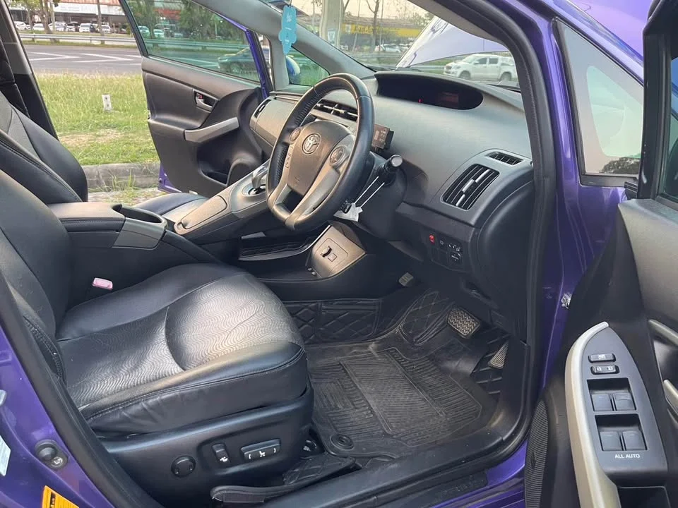 2012 Toyota Prius III 3