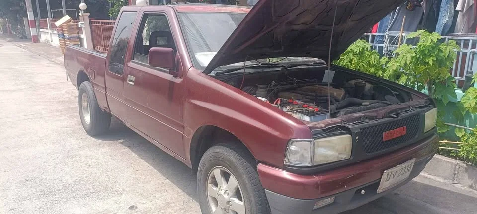1990 Isuzu TFR III 2