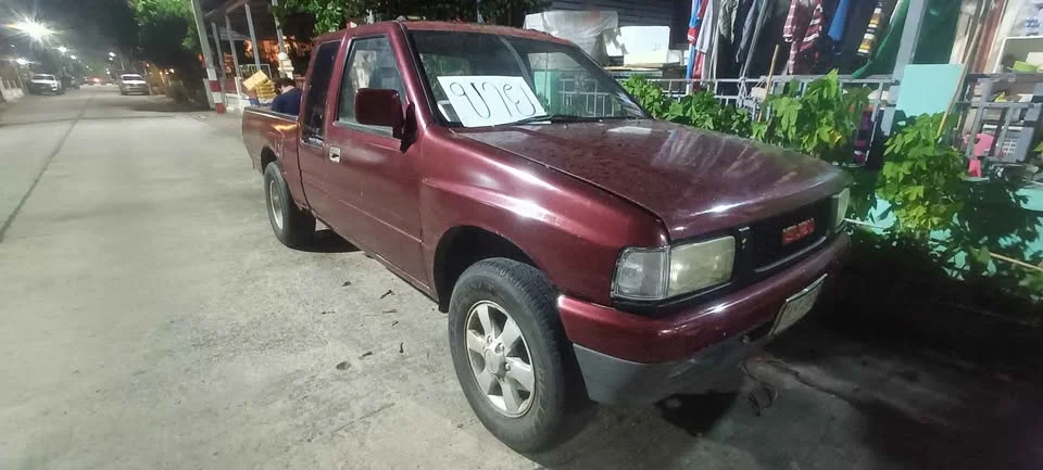 1990 Isuzu TFR III 3