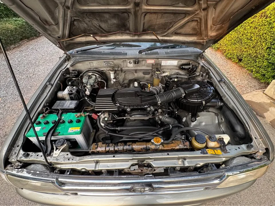 2000 Toyota Hilux Tiger VI 2