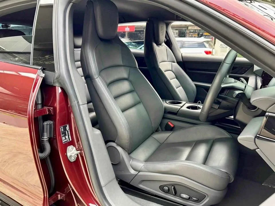 2023 Porsche Taycan 9J1 2