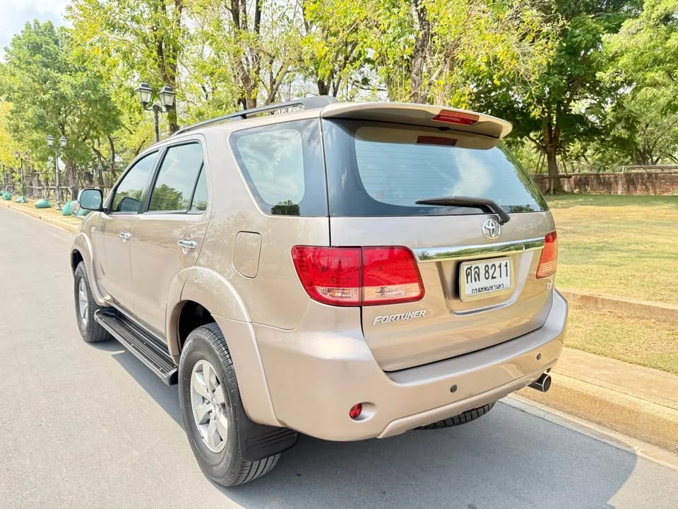 2005 Toyota Fortuner I 3