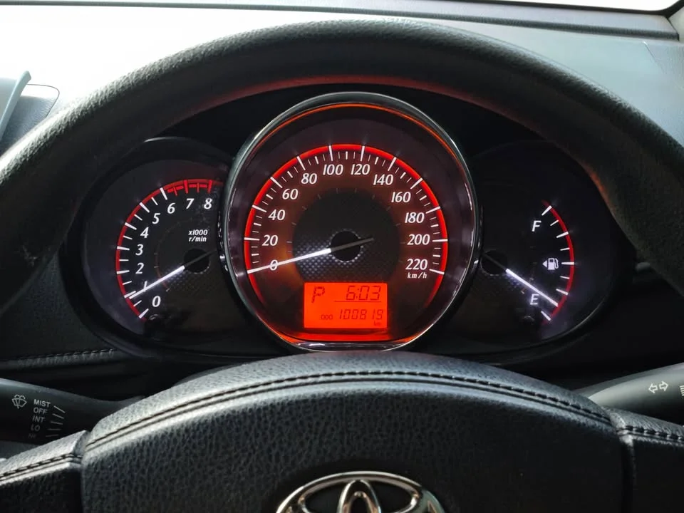 2015 Toyota Yaris III 2
