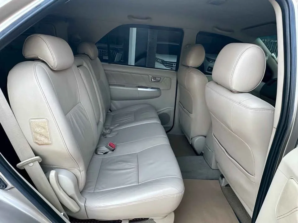 2005 Toyota Fortuner I 3