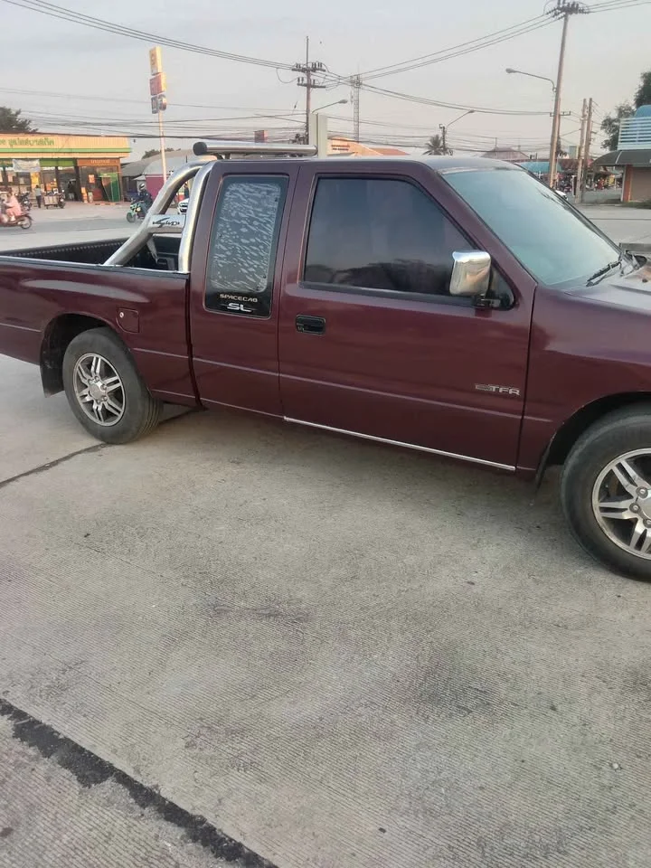 1996 Isuzu TFR III 2