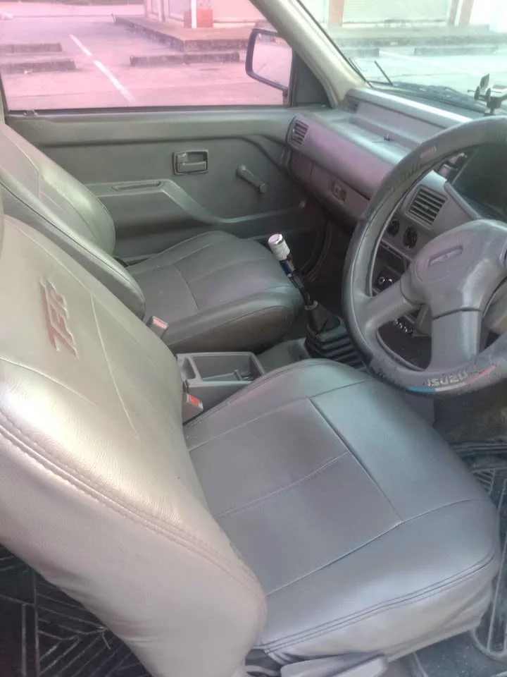 1996 Isuzu TFR III 3