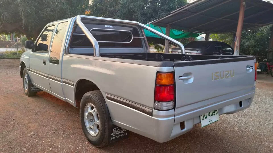 1995 Isuzu TFR III 3