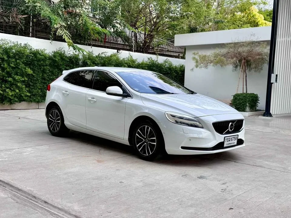 2017 Volvo V40 II 2