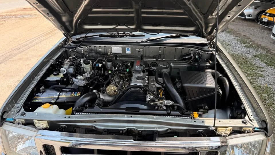 2003 Mazda 2500 Fighter V 3