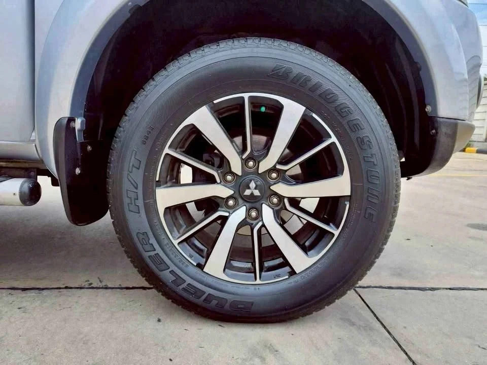 2009 Mitsubishi Pajero Sport II 2