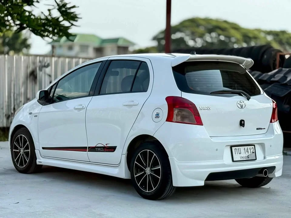 2008 Toyota Yaris II 2