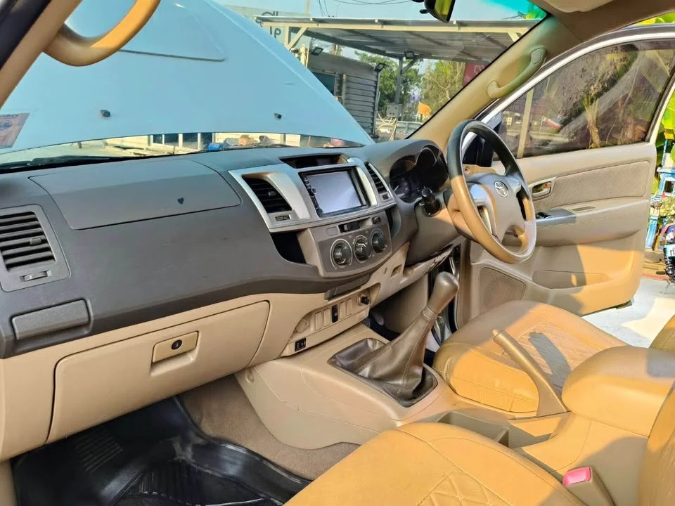 2012 Toyota Hilux VII 2