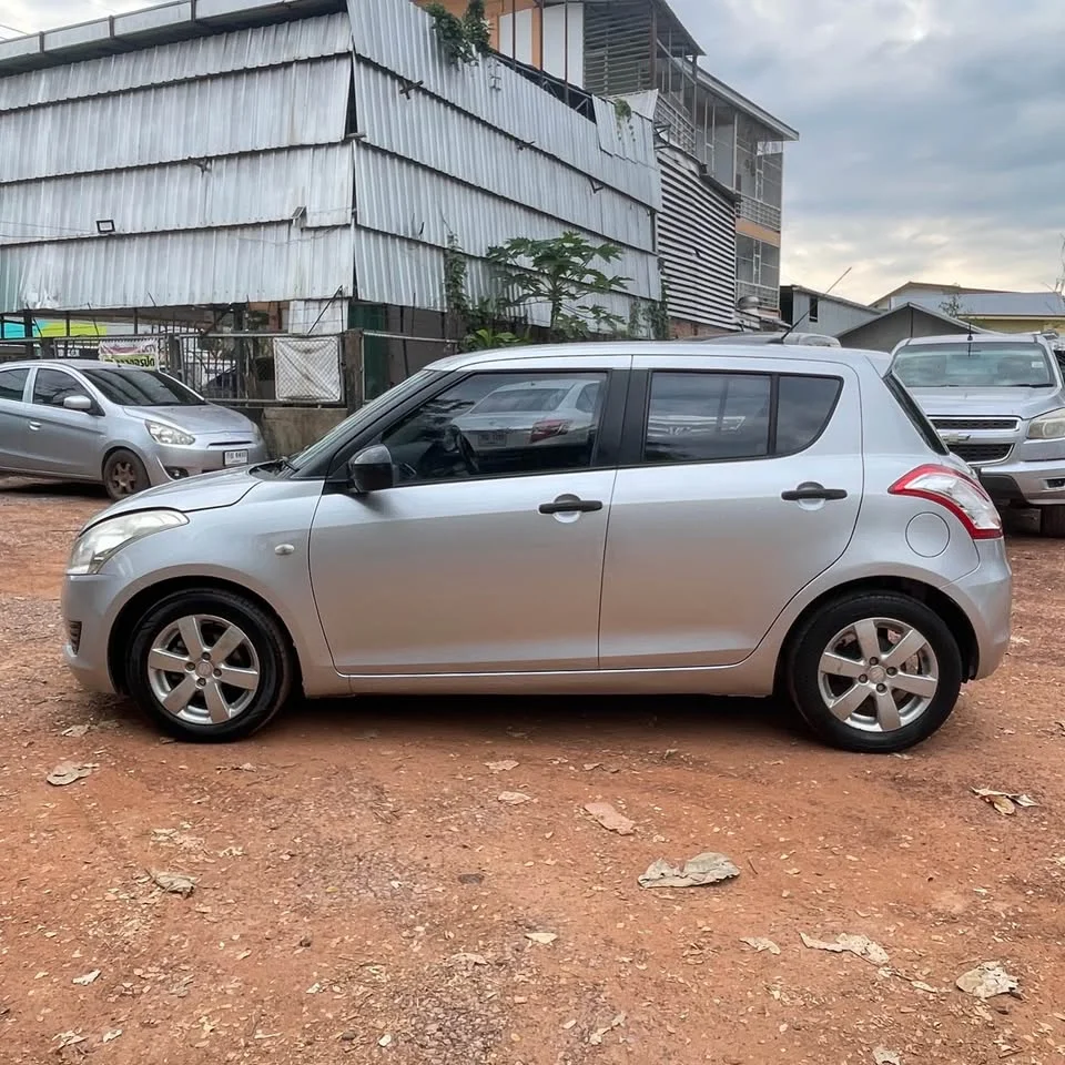 2013 Suzuki Swift II 3