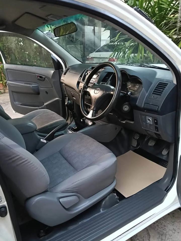 2013 Toyota Hilux VII 2