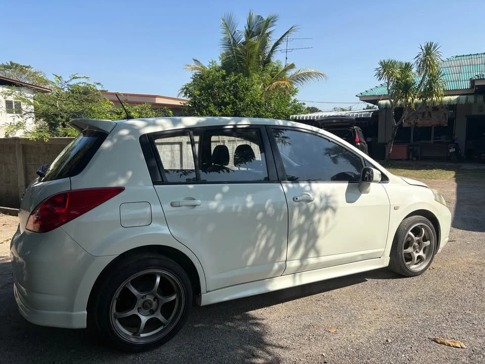 2008 Nissan Tiida I (C11) 3