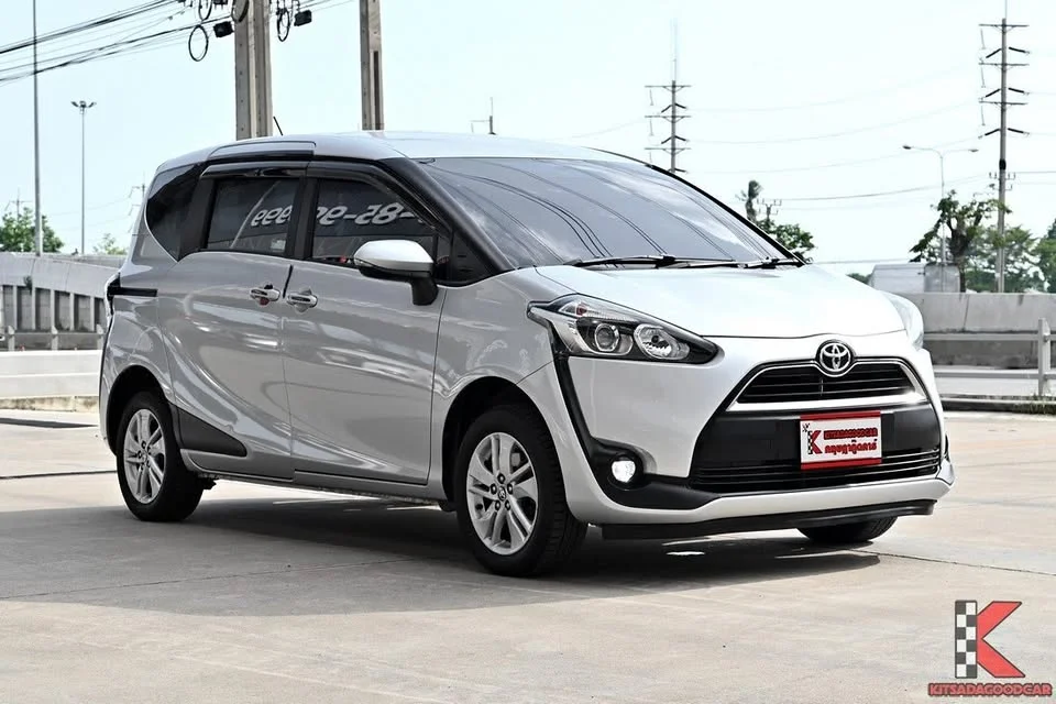 2018 Toyota Sienta II 2