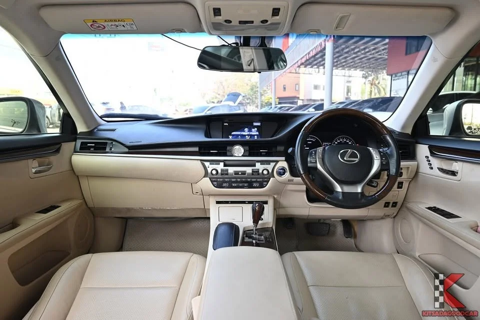 2014 Lexus ES VI 3