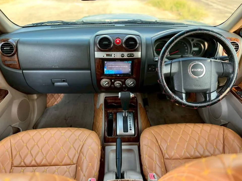 2007 Isuzu MU-7 3