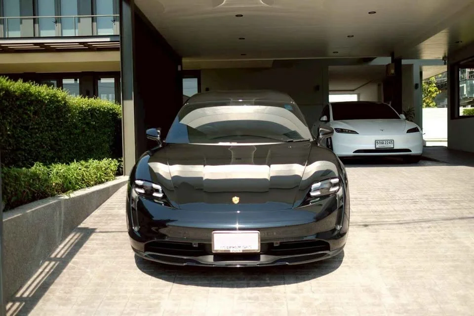 2023 Porsche Taycan 9J1 2