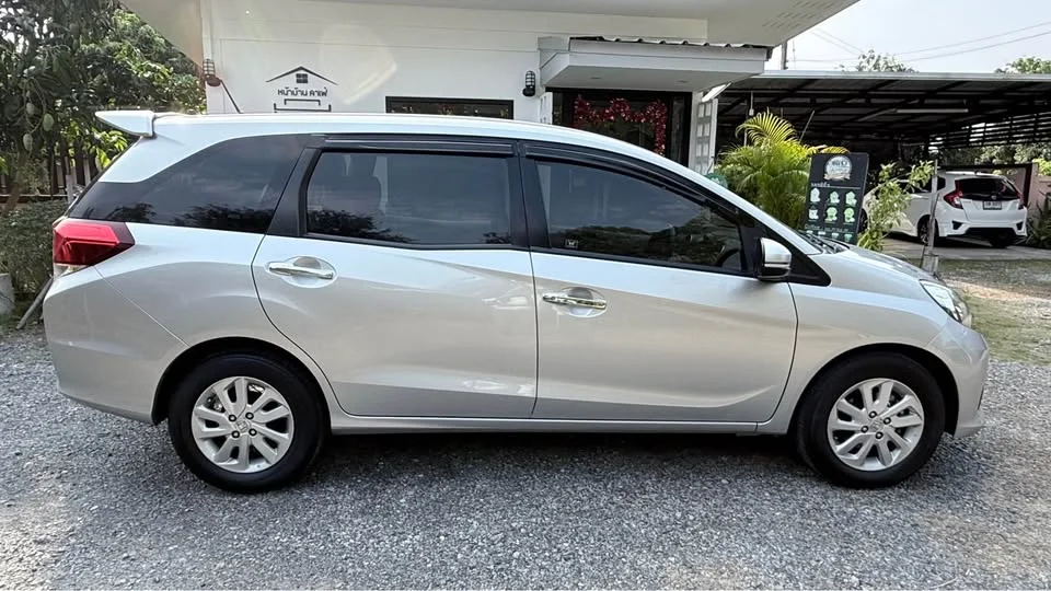 2015 Honda Mobilio II 2
