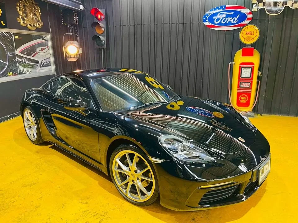 2017 Porsche 718 Boxster and Cayman IV 2