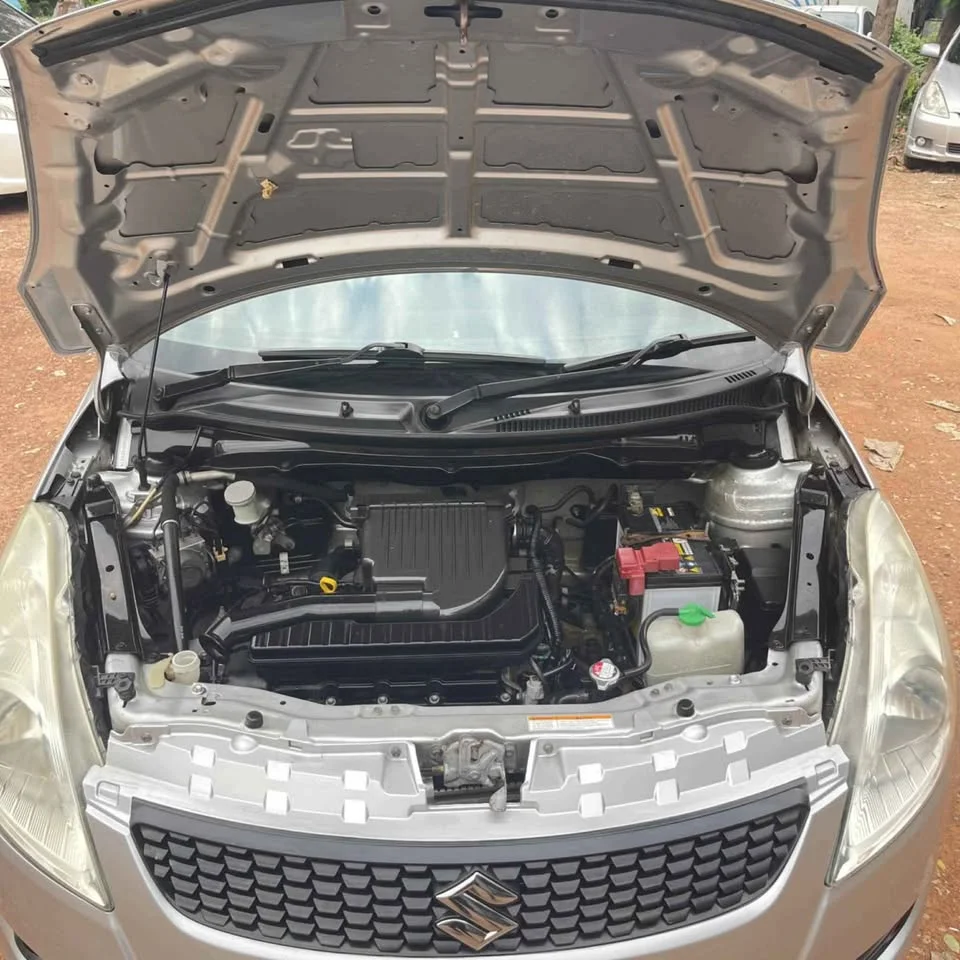 2013 Suzuki Swift II 3