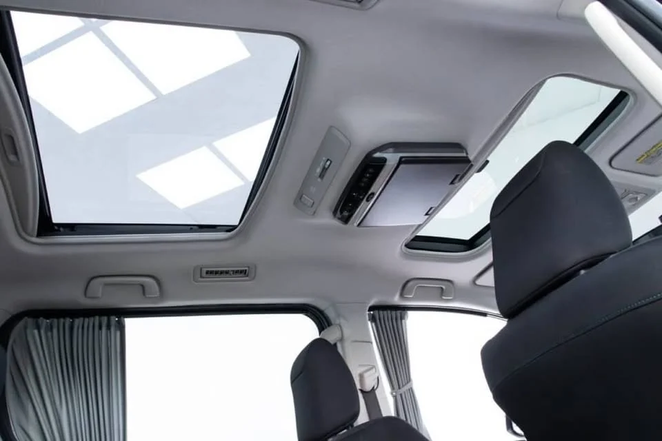 2015 Toyota Voxy III 3